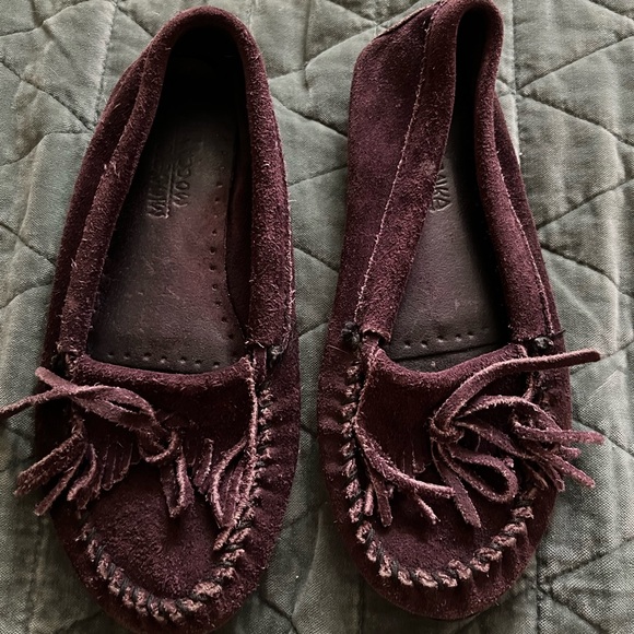 Minnetonka Kilty Women's Suede Moccasins - Purple - Picture 1 of 3